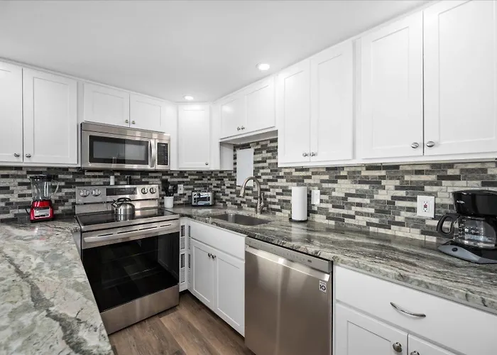 Ferienhaus Stunning Oceanfront 2 Bedroom With Outdoor Pool! *