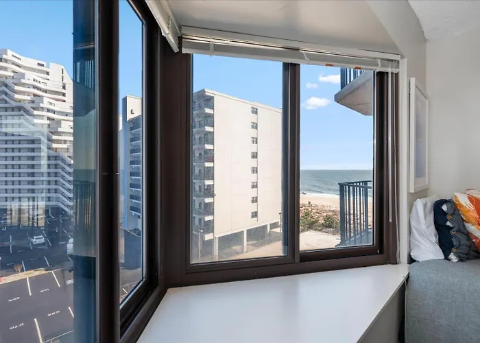 Stunning Oceanfront 2 Bedroom With Outdoor Pool! Ocean Stadt