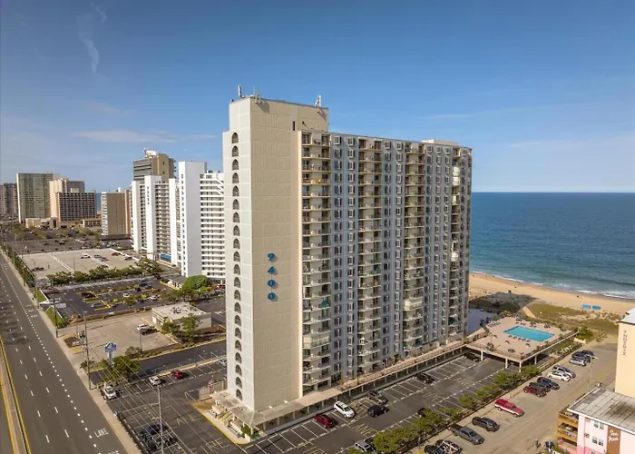 Ferienhaus Stunning Oceanfront 2 Bedroom With Outdoor Pool!