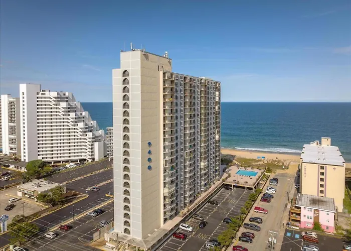 Stunning Oceanfront 2 Bedroom With Outdoor Pool! *